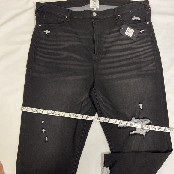 Serra Retreat NWT black distressed cropped jeans. Size 26W women’s comfort jean - Picture 12 of 16
